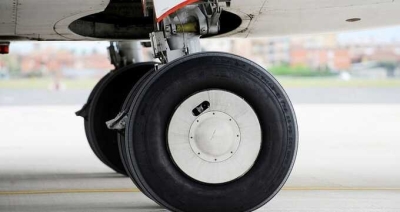 В Якутии при посадке пассажирского самолёта произошло повреждение двух колес шасси